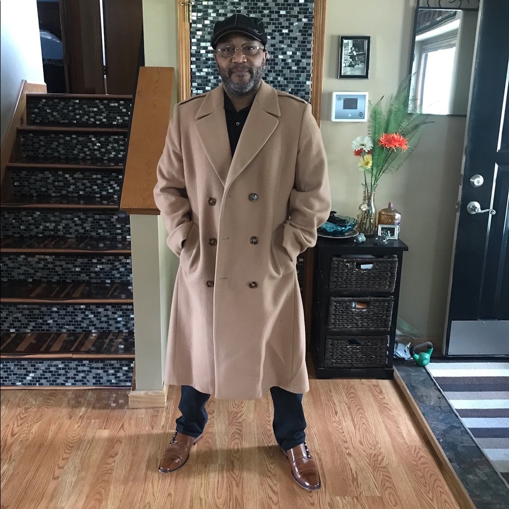 Men’s London Fog coat.